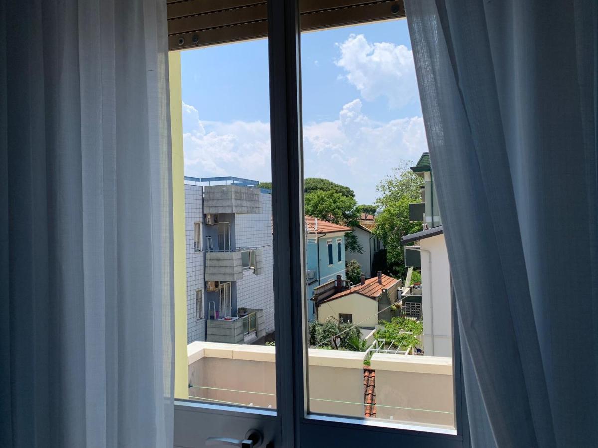 Hotel Estense Rimini Exteriör bild