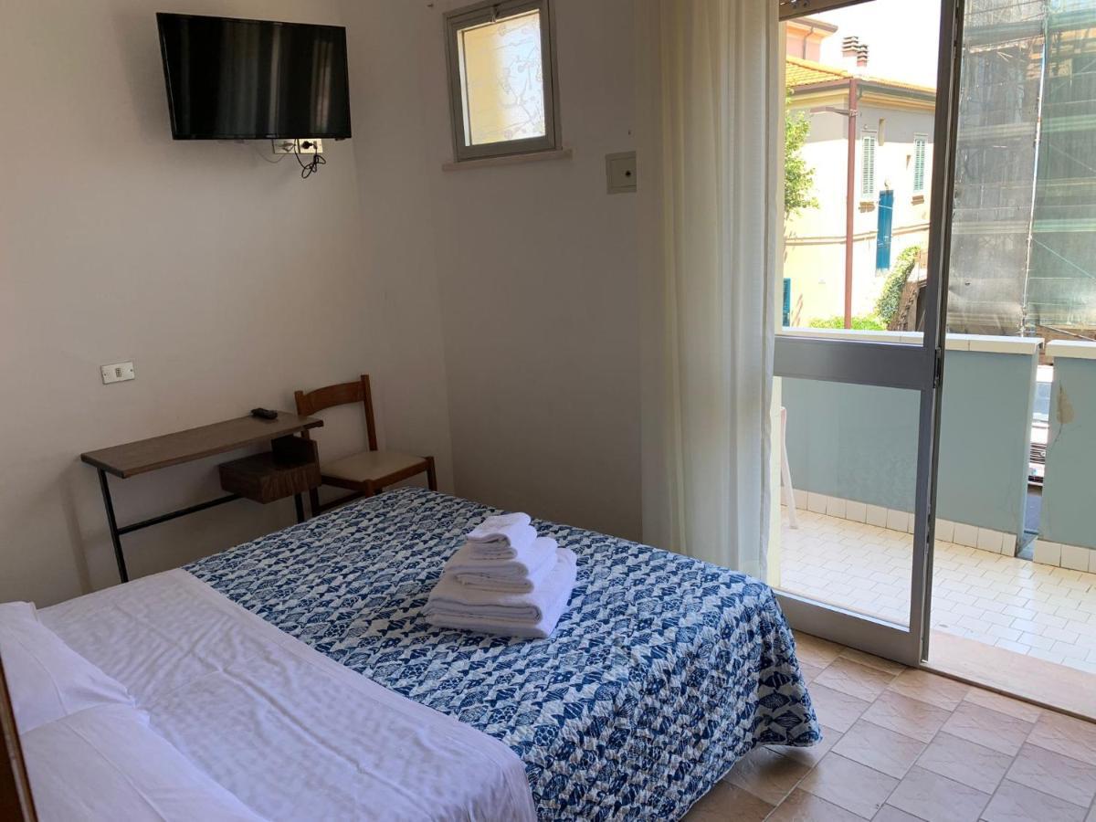 Hotel Estense Rimini Exteriör bild
